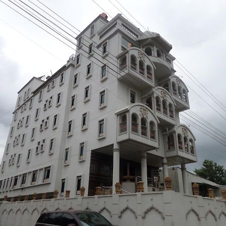 Hotel Raj Palace Ahmednagar Bagian luar foto
