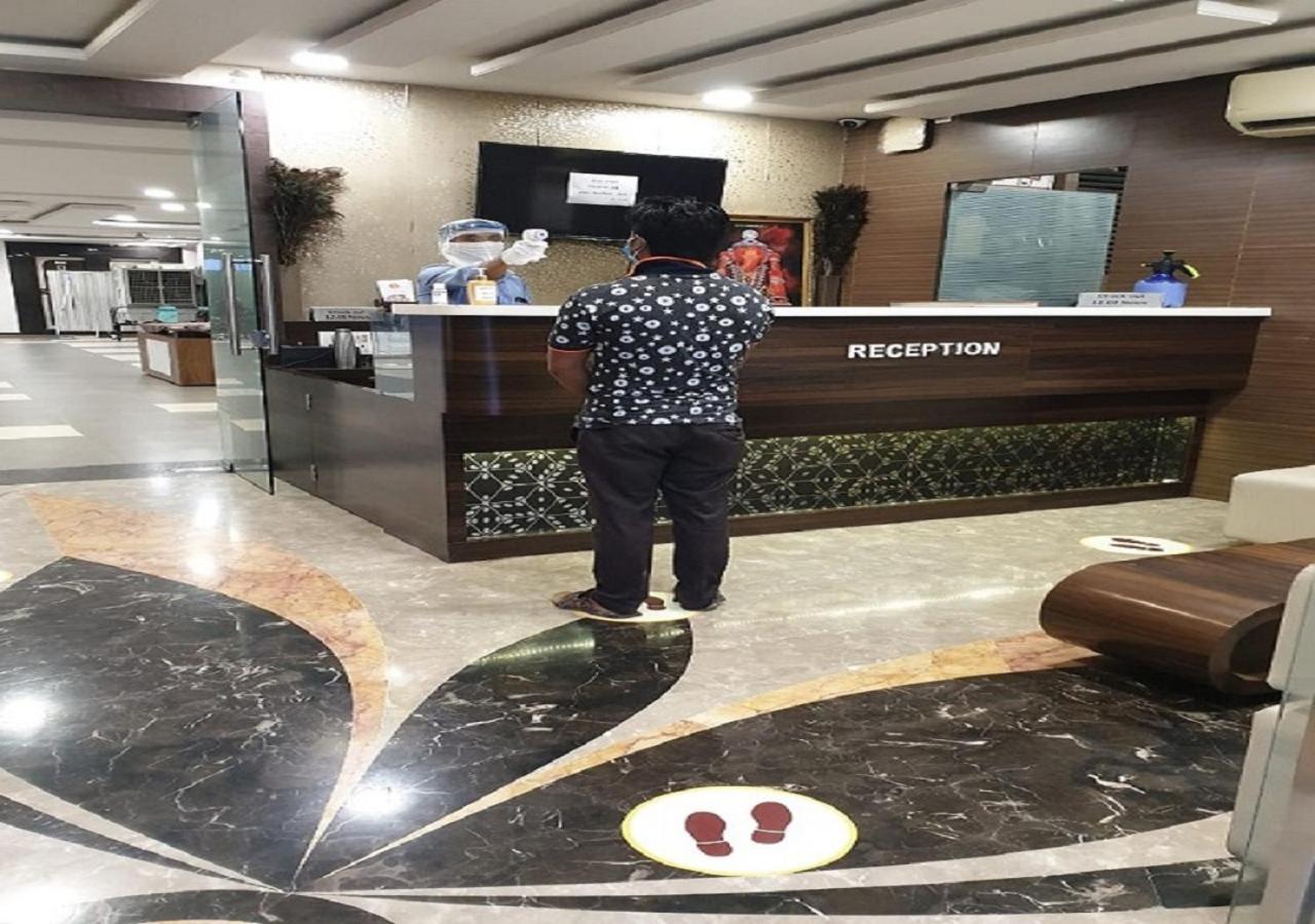 Hotel Raj Palace Ahmednagar Bagian luar foto