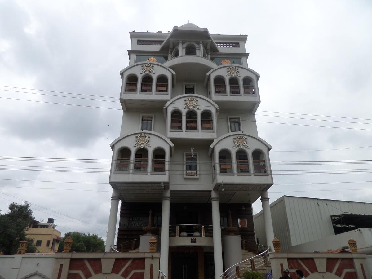 Hotel Raj Palace Ahmednagar Bagian luar foto