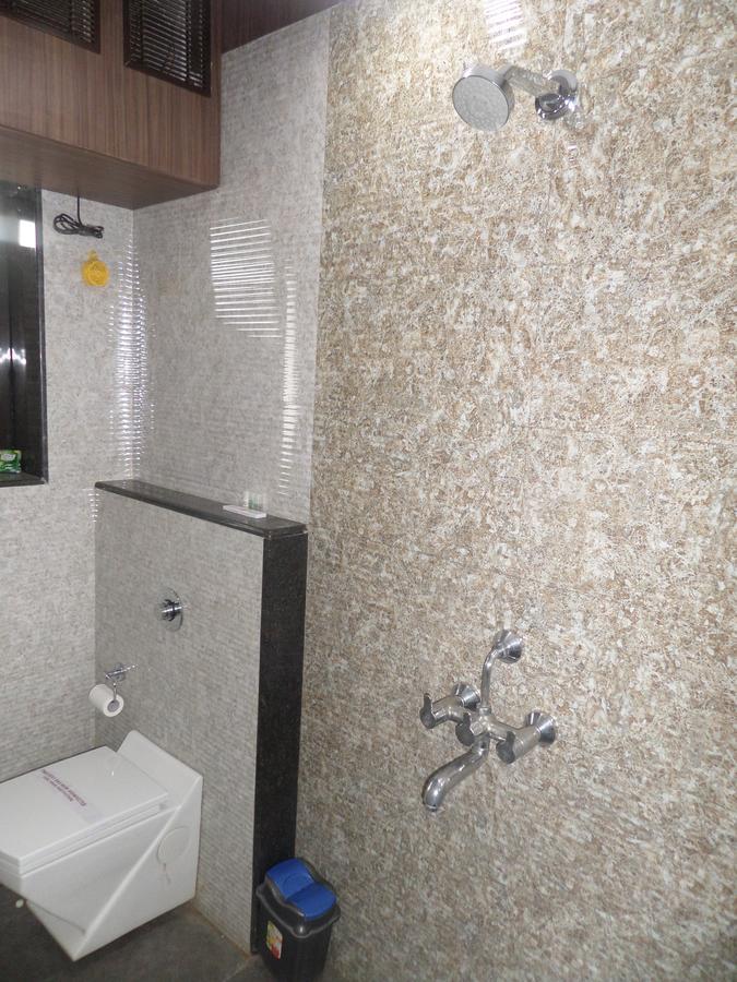Hotel Raj Palace Ahmednagar Bagian luar foto
