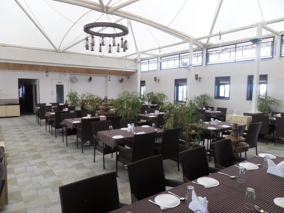 Hotel Raj Palace Ahmednagar Bagian luar foto